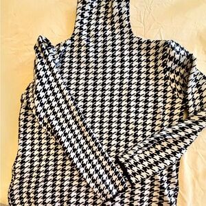 Houndstooth Turtleneck Long Sleeve Women's Top Black & White Pullover Casual